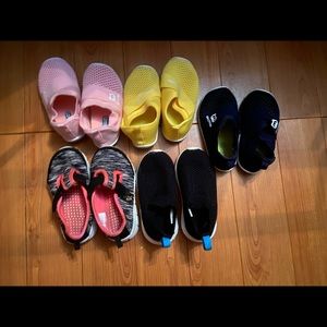 5 pairs of swim shoes